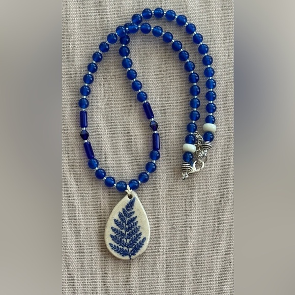 20-1/2 inch Ceramic Fern Frond Pendant necklace NWOT - Picture 8 of 12